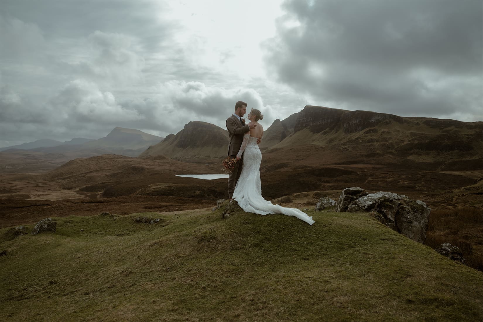Ilse of Skye elopement photographer The Quiraing